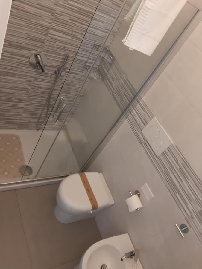 Un Passo Dal Mare - Guest House Лідо-ді-Фонді Екстер'єр фото