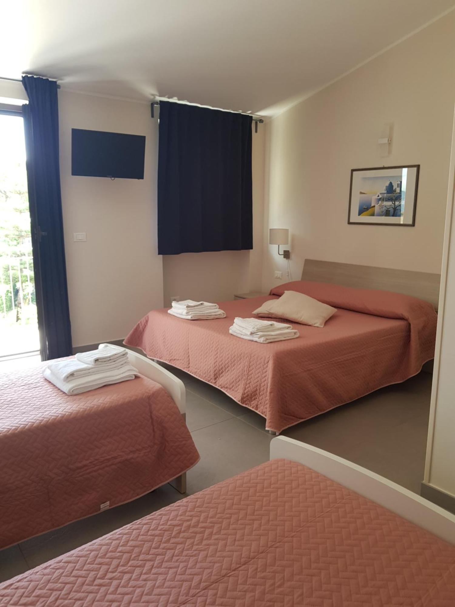 Un Passo Dal Mare - Guest House Лідо-ді-Фонді Екстер'єр фото